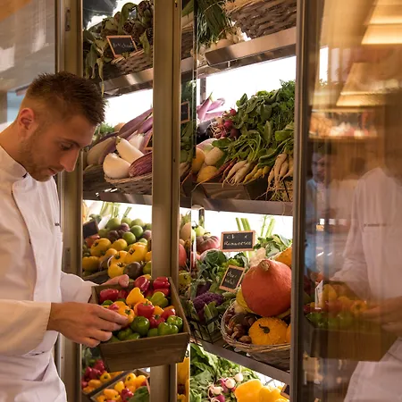 מלון Brach - Evok Collection 5*