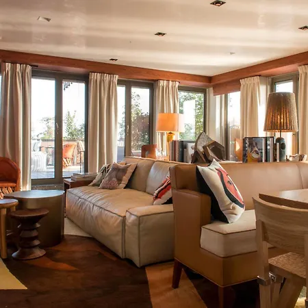 Brach - Evok Collection Hotel