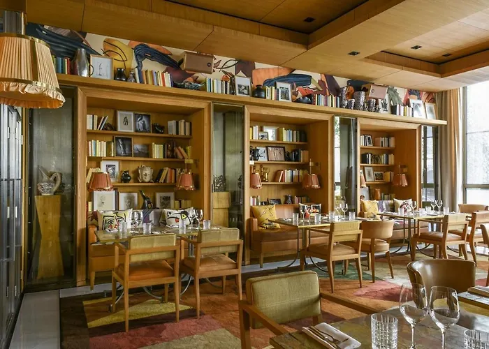 Brach - Evok Collection Hotel