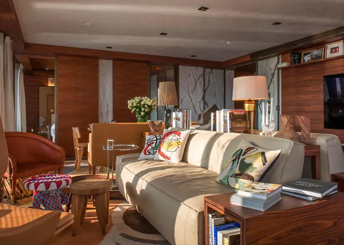 Brach - Evok Collection Hotel