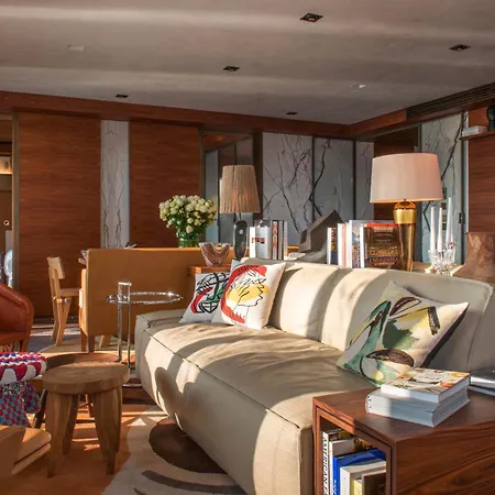 Brach - Evok Collection Hotel