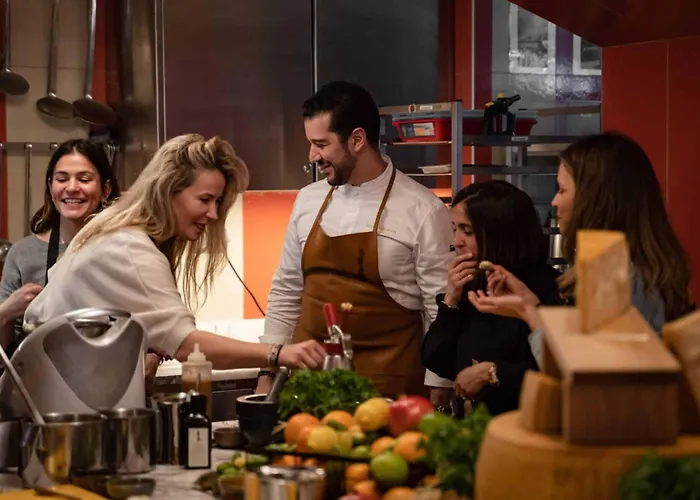 Brach - Evok Collection Hotel